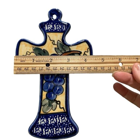 Hand Made Polish Pottery Painted Ceramic Cross Wall Hanging Grapes - Picture 3 of 6